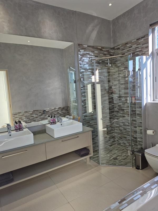 6 Bedroom Property for Sale in The Islands Estates North West